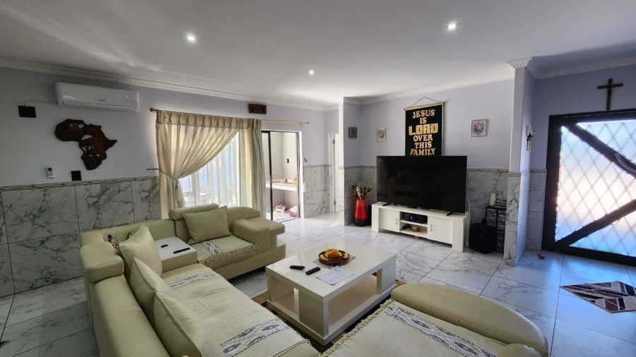 4 Bedroom Property for Sale in Country Club Western Cape